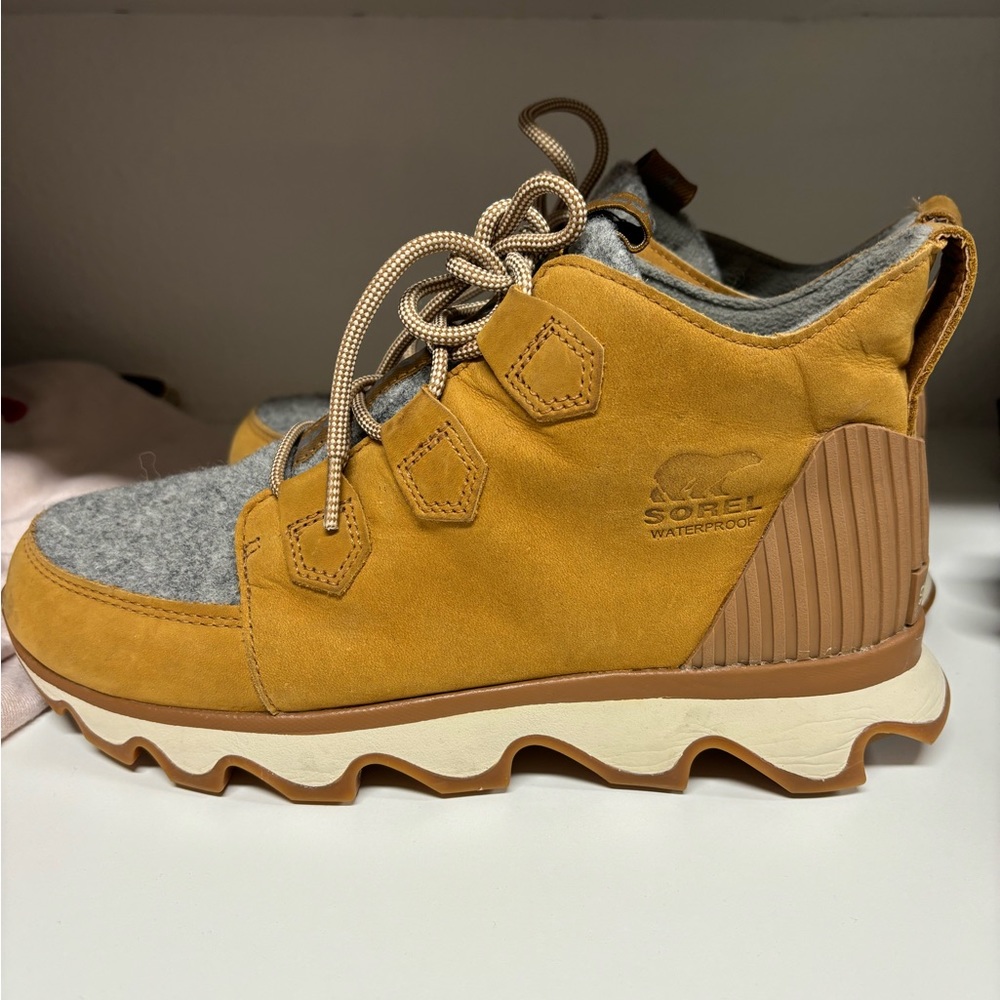 Sorel waterproof winter boots